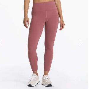 Women’s Vouri pocket legging. Never been worn, tags still on